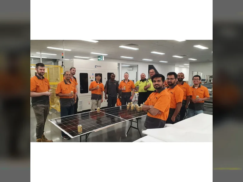 Tindo Solar Adopta Soluciones de Corte de Celdas NDC y Auto Bussing de Ooitech en 2021