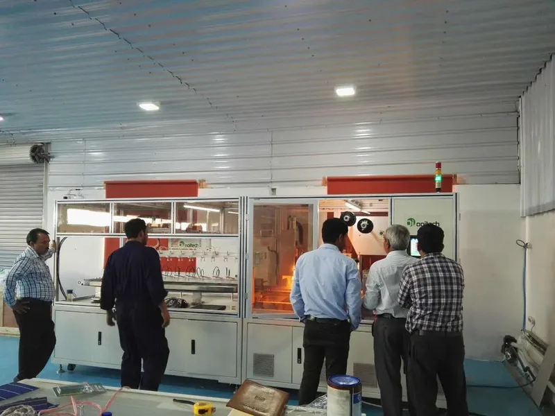 SolarOne de Bahréin mejora la eficiencia de producción con la máquina automática de tabulación y encordado de Ooitech en 2016