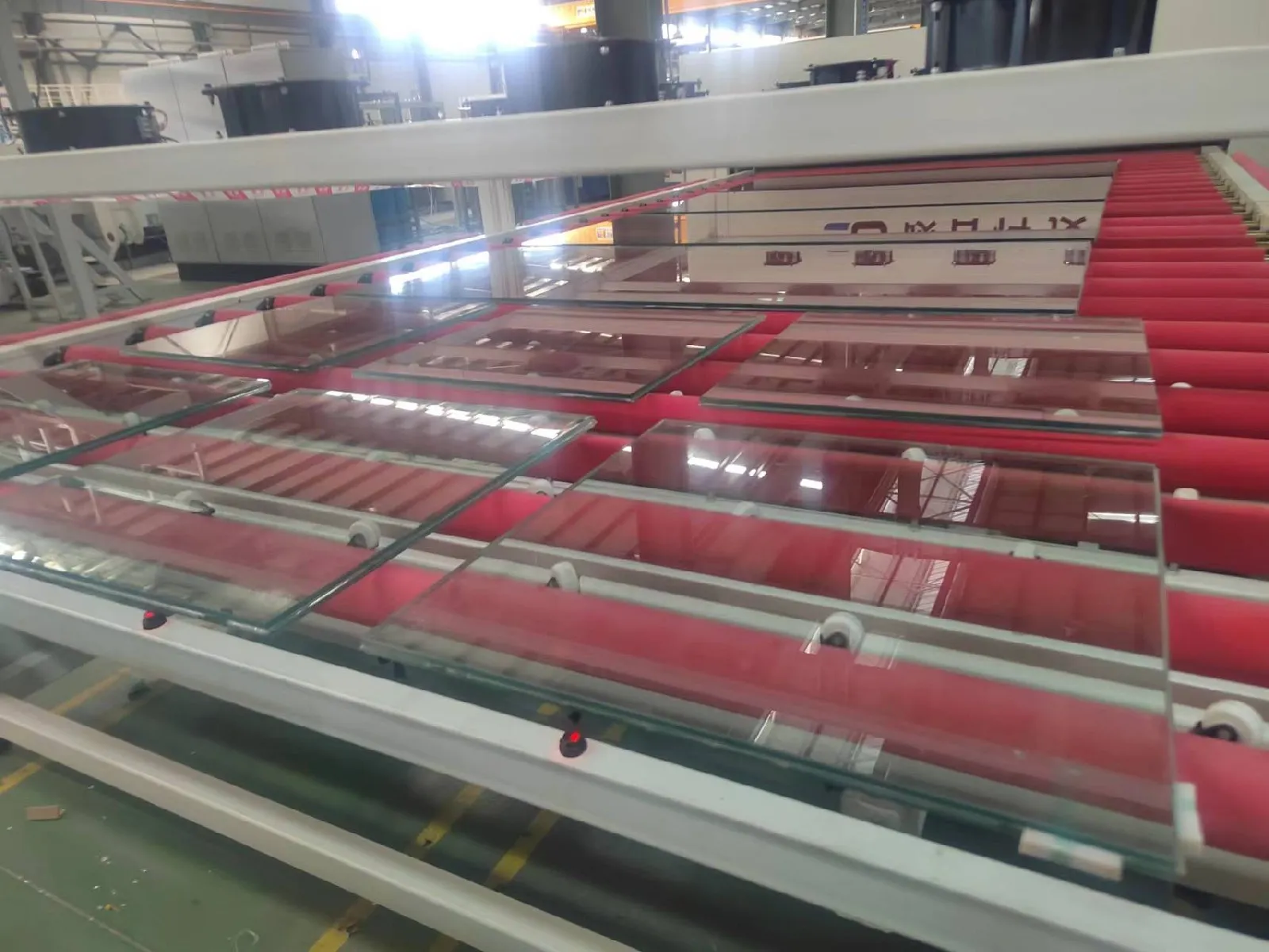 /static/upload/image/20260325/2026032550790158.webp laminated glass 20230926152729.jpg