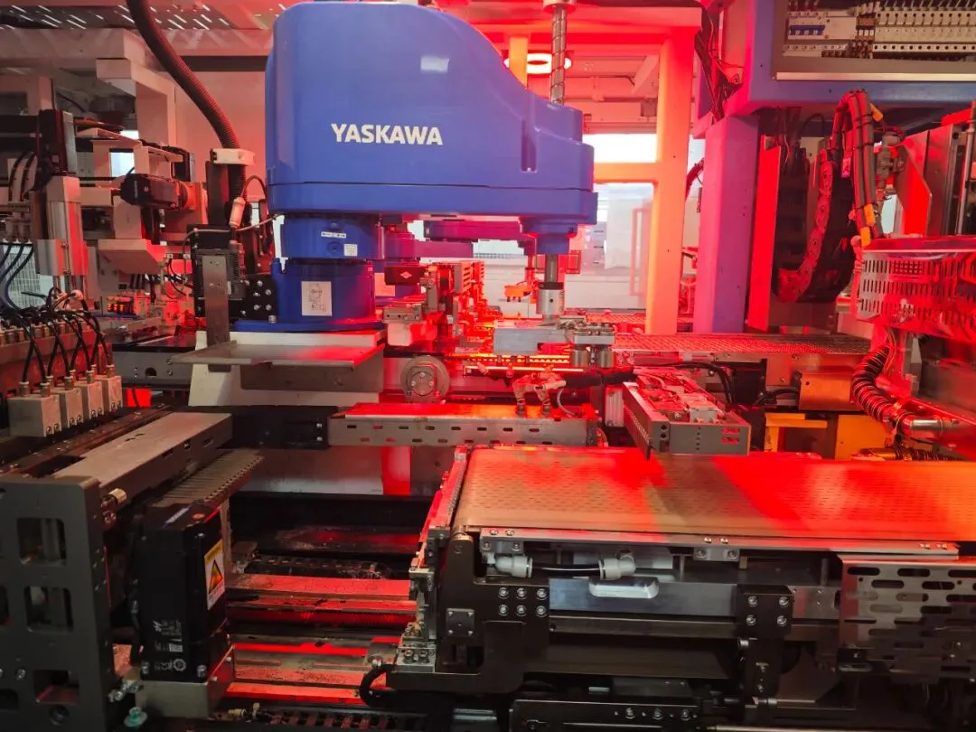 PV Basics: Solar Cell Tabber Stringer Machine Solar cell ribbon soldering and string formation