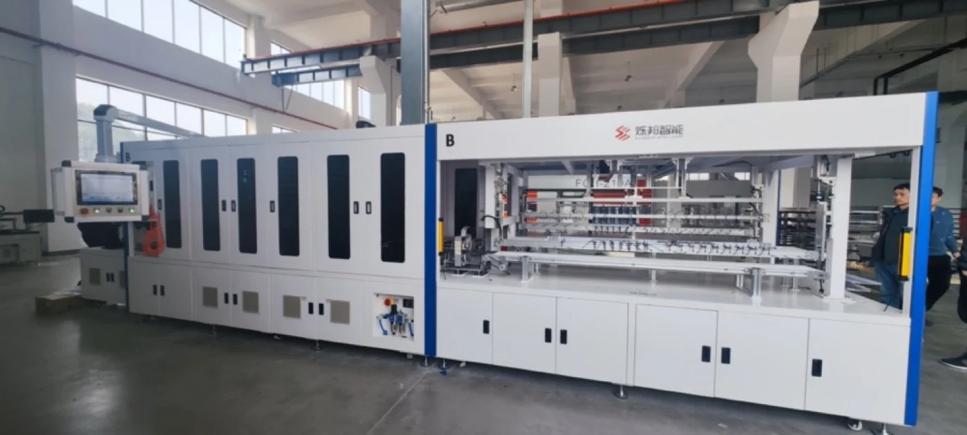 Solar module laminator area with conveyors