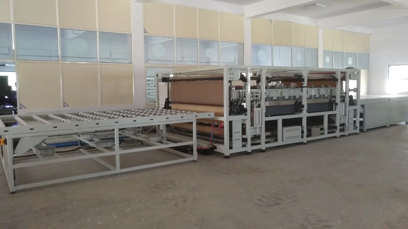 Roller conveyor and module processing machine in a workshop