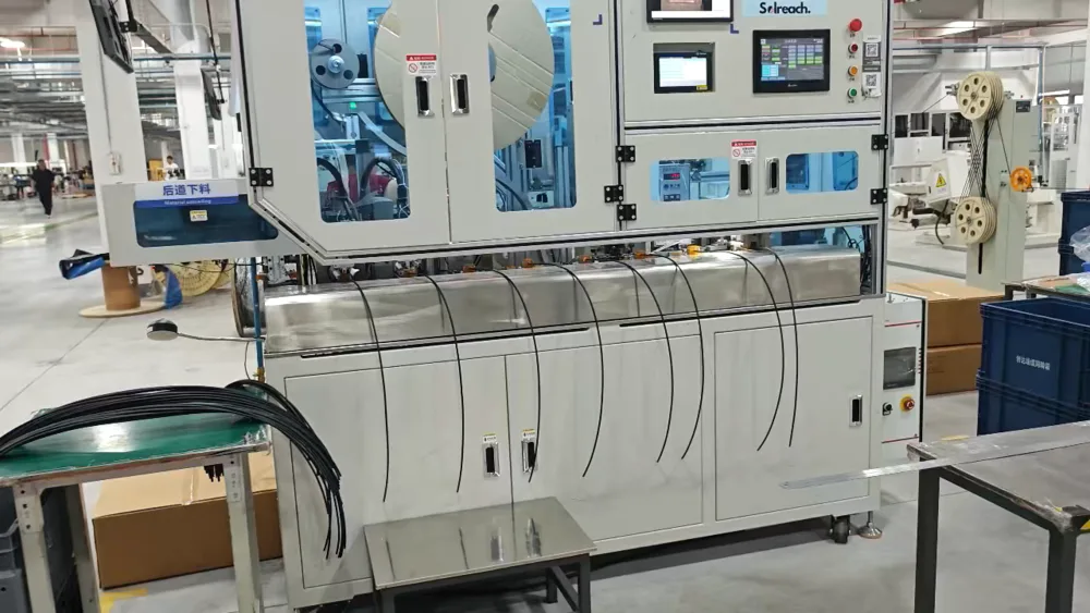 Heck-Anschlussdosen-Montagelinie mit Inline-Kabelhandling, Prüfung und Markierung